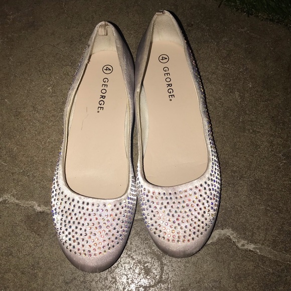 Women/Girls flats - Picture 2 of 3